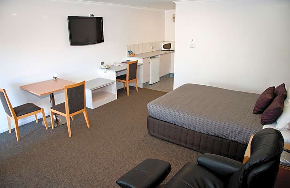 Sportsmans Motor Inn