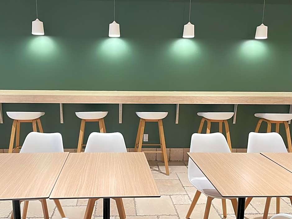 Hotel Brossard, an Ascend Collection Hotel