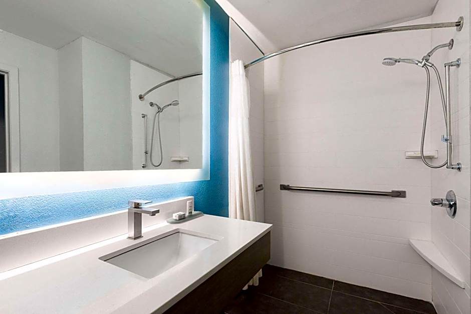 La Quinta Inn & Suites by Wyndham Decatur