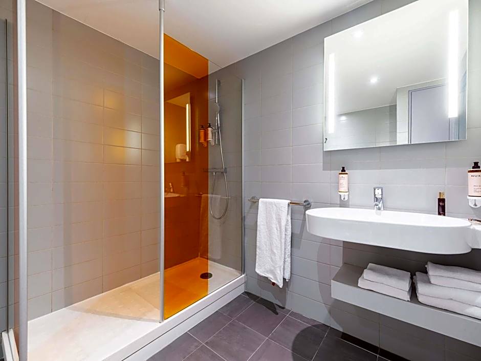 Mercure Paris La Défense Grande Arche Hotel
