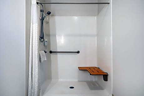2 Queen Beds Efficiency Nonsmoking Accessible