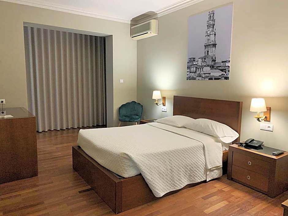 Photo 1 of 5 of Double Room