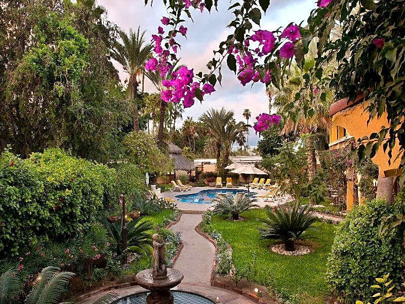 El Encanto Inn
