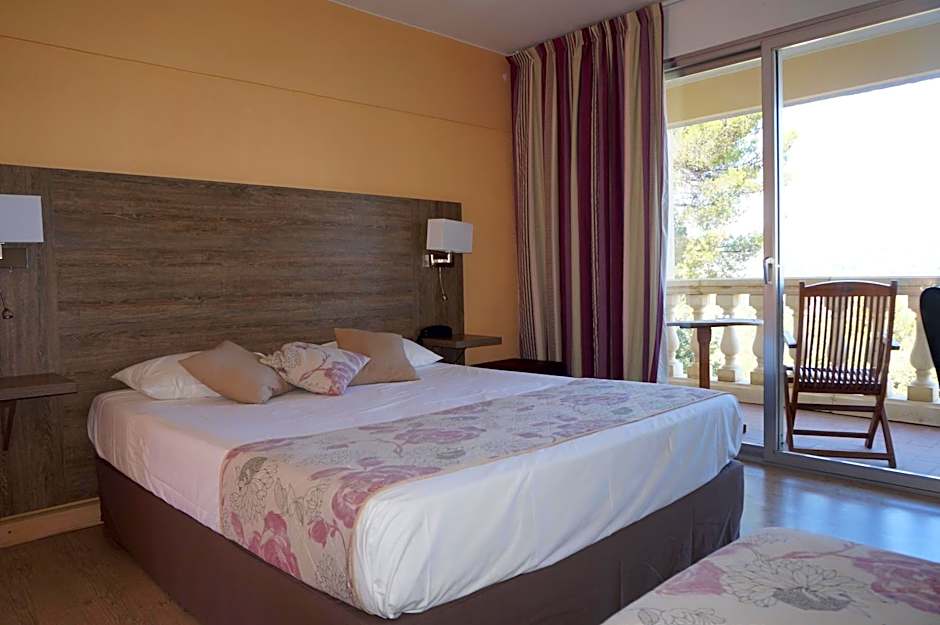 Logis Hotel Le Col De L'ange
