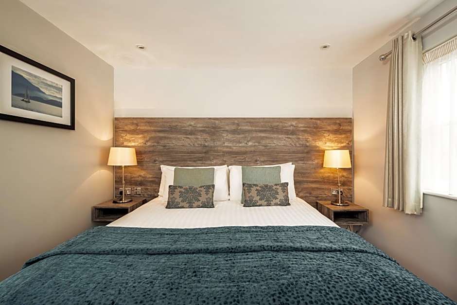 Drift Inn formerly the Waterfront Hotel