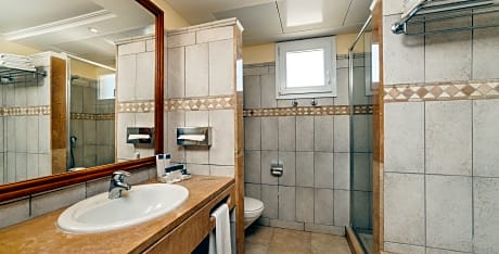 ONE BEDROOM APARTMENT SEE VIEW