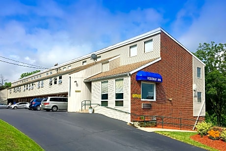 Rodeway Inn State College - near University