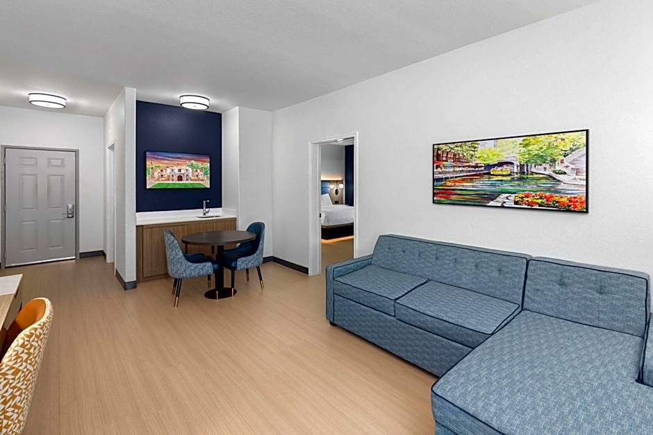 La Quinta Inn & Suites by Wyndham San Antonio Northwest
