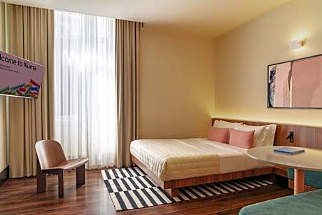 Large Room with Extra Single Bed