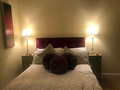 The Summer Double Rose Room