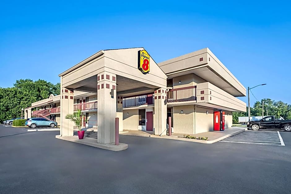 Super 8 by Wyndham Commerce