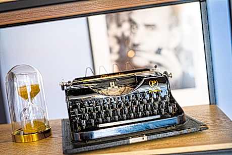 2 Single Bed Suite With Sofa Bed