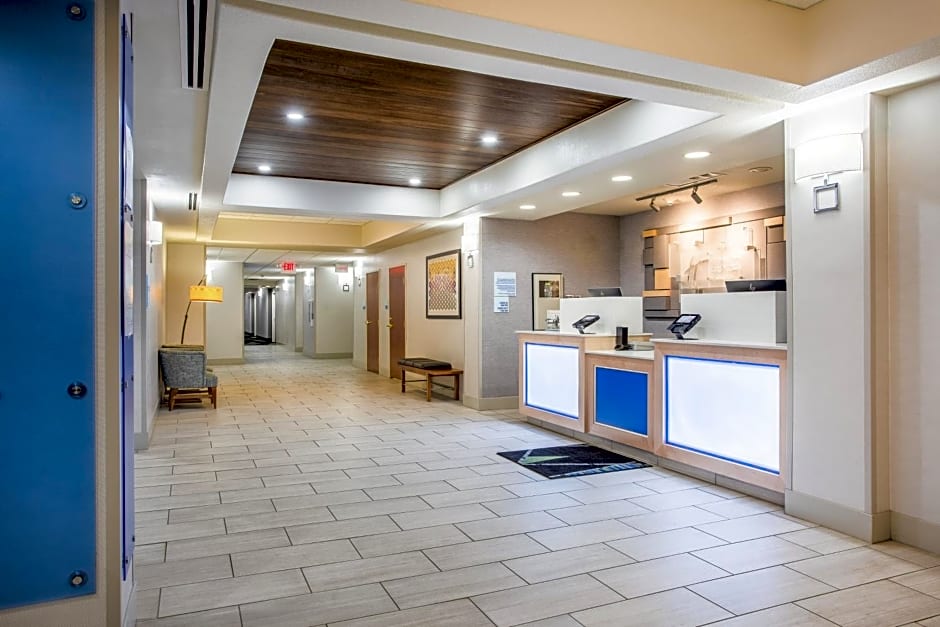 Holiday Inn Express Hotel & Suites Lewisburg