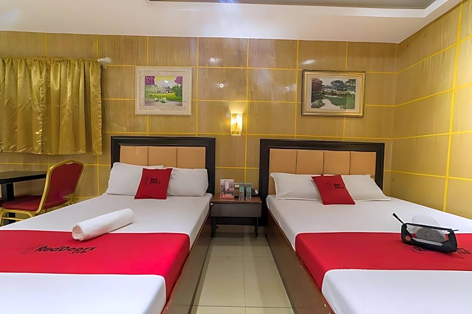 RedDoorz @ Winter Hotel Araneta