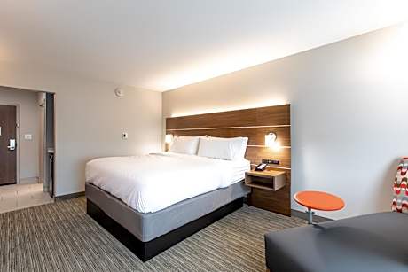 King Suite with Mobility Accessible Transfer Shower