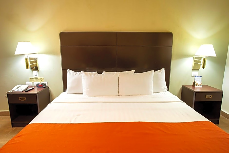 Hotel Plaza Calzada