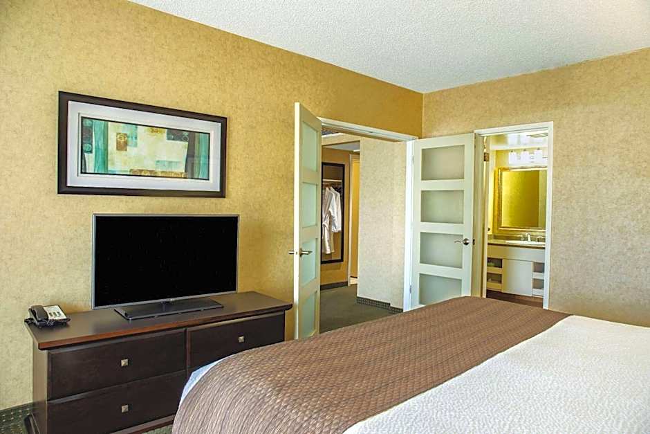 Days Inn & Conference Centre by Wyndham Cranbrook