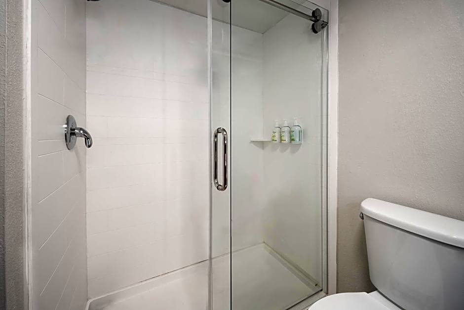 Wingate by Wyndham Dublin Near Claytor Lake State Park