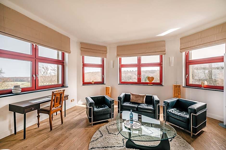 SCHLOSS RANZOW - kleines Romantik Hotel - Wellness - Golfplatz - Hochzeiten & Feiern