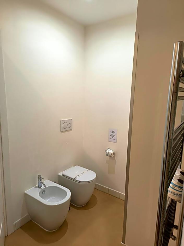 Trevi Contemporary Suite