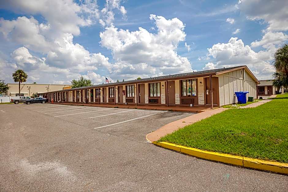 Liberty Garden Inn by OYO Kissimmee near Disney World