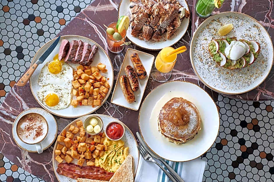 Renaissance by Marriott Allentown Hotel