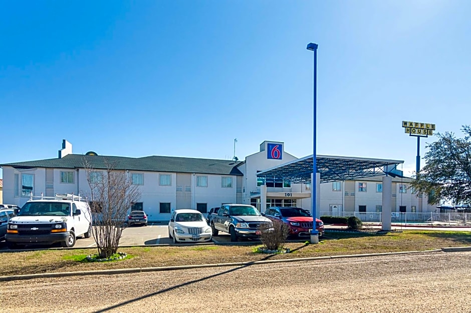 Motel 6-Terrell, TX