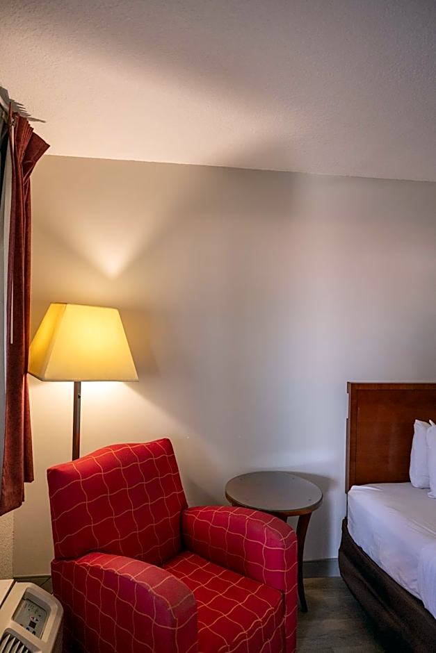 Quality Inn & Suites Lake Havasu City