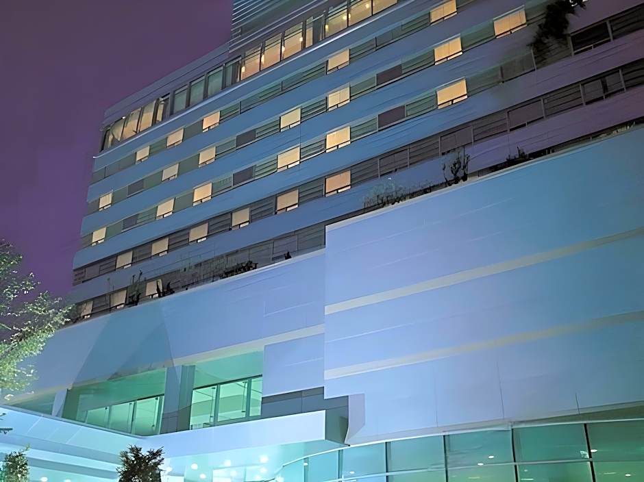 Gumi Century Hotel