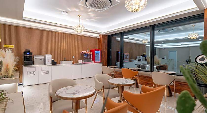 Incheon Unseodong DK Airport Hotel