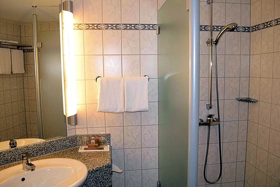 elaya frankfurt oberursel, Trademark Collection