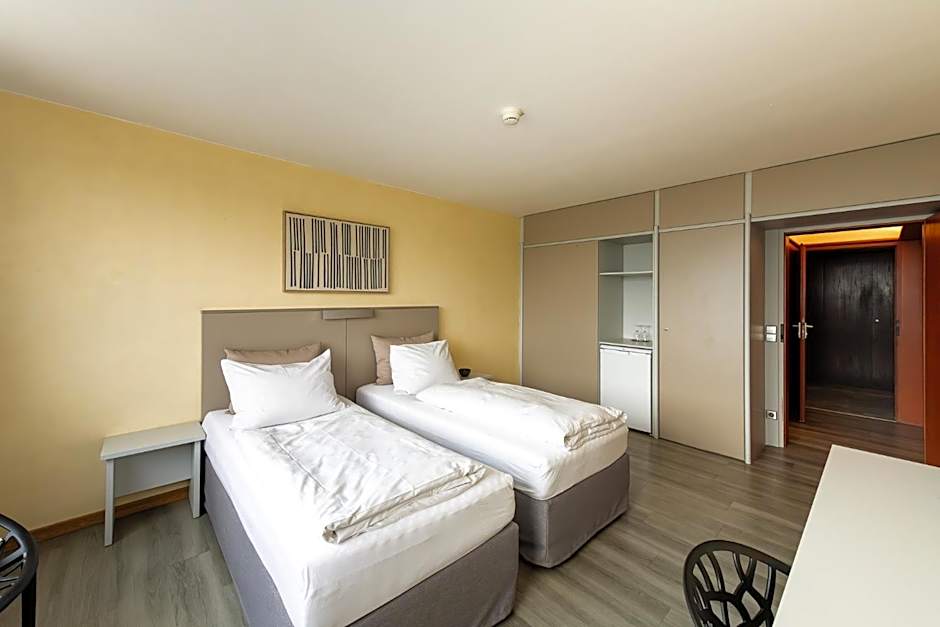 Photo 1 of 16 of 2 Beds, City View