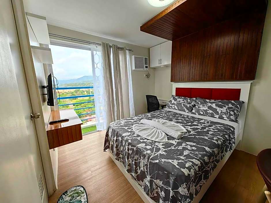 2 BR Loop Tower 1524