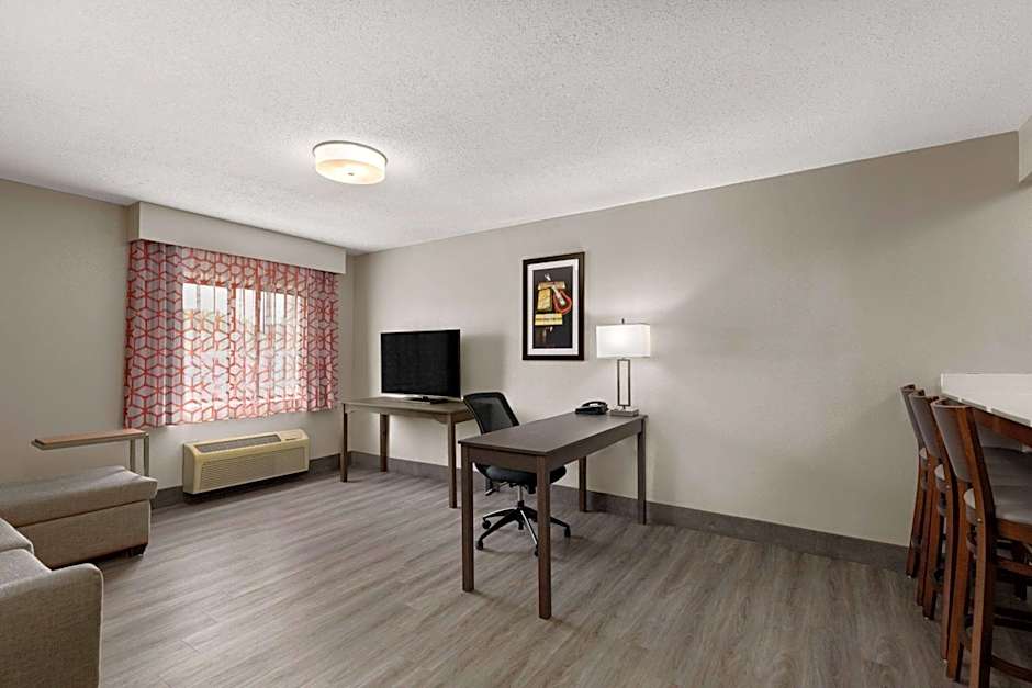 La Quinta Inn & Suites by Wyndham Goodlettsville