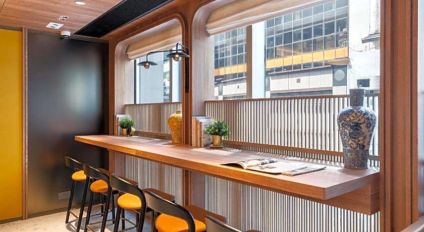 Dash Living on Queen's