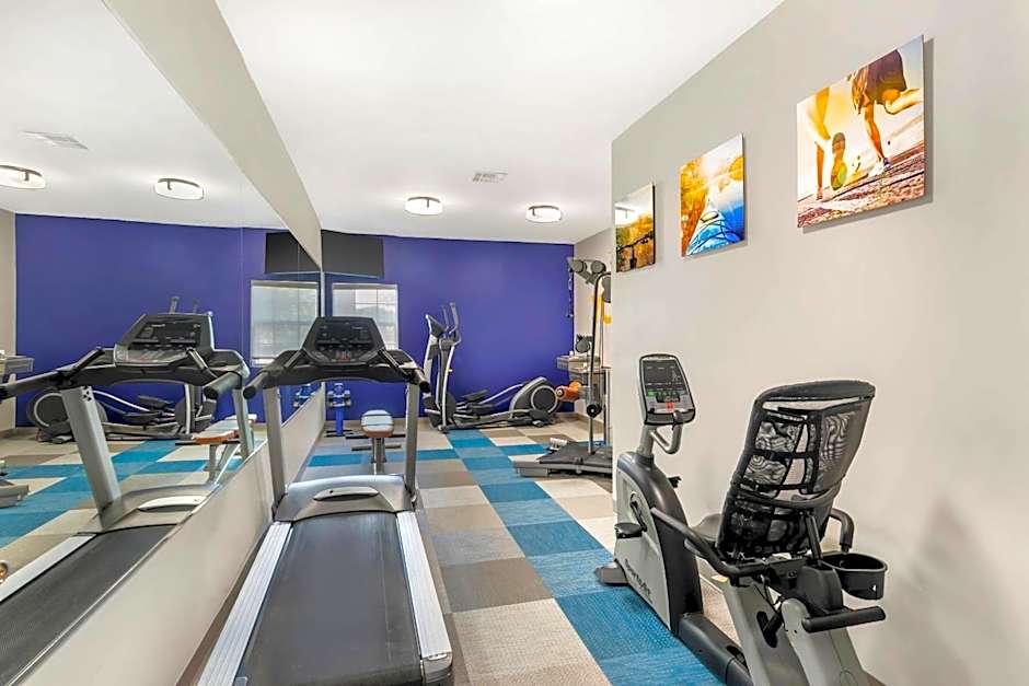 Comfort Inn & Suites Red Oak - Dallas Area