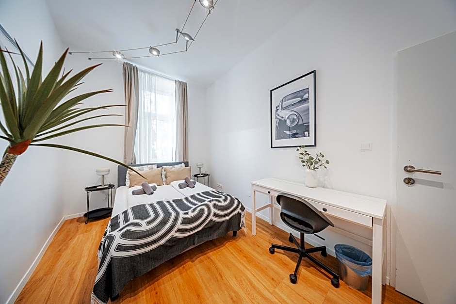 Nice Central City Room