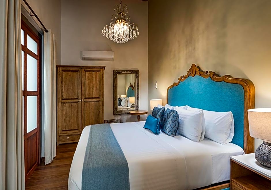 HOTEL CASA MONARCA