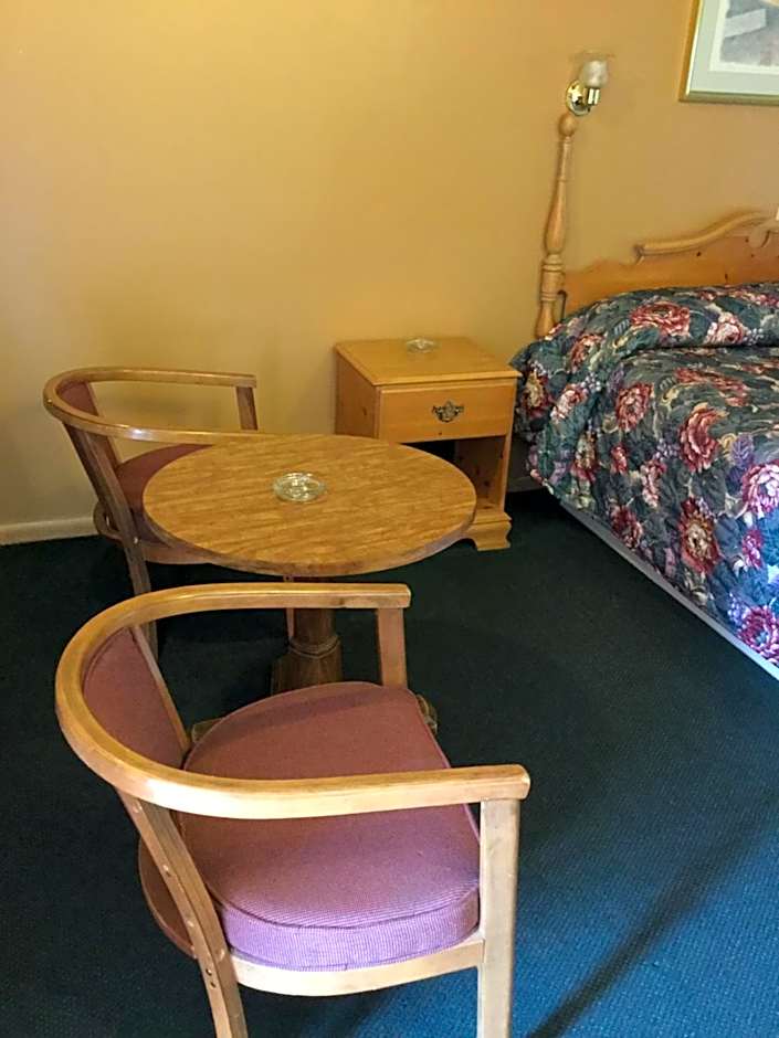 Deluxe Inn