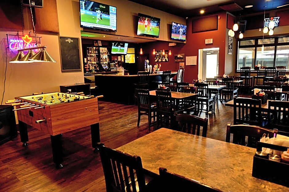 121 Steakhouse & Motel