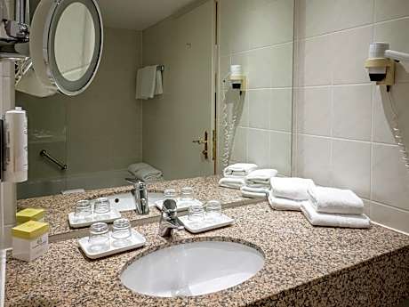 Executive Queen Room