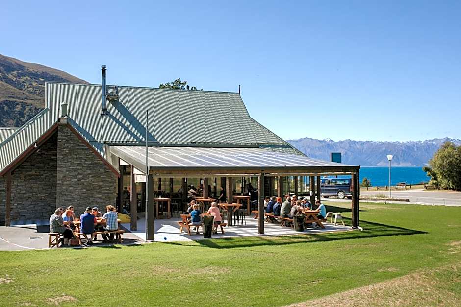 Hawea Hotel