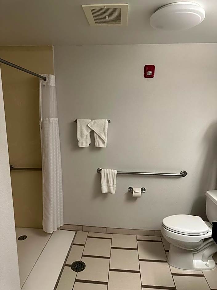 Comfort Inn & Suites Akron South