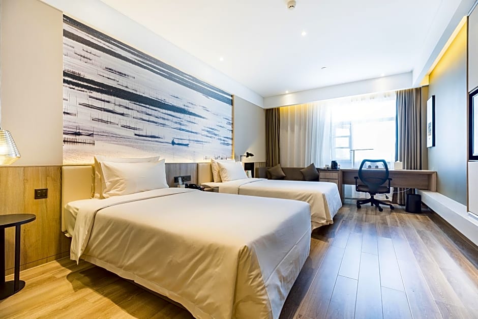 Atour Hotel (Jining Taibai Road Canal City)