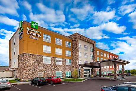 Holiday Inn Express & Suites Rice Lake By IHG