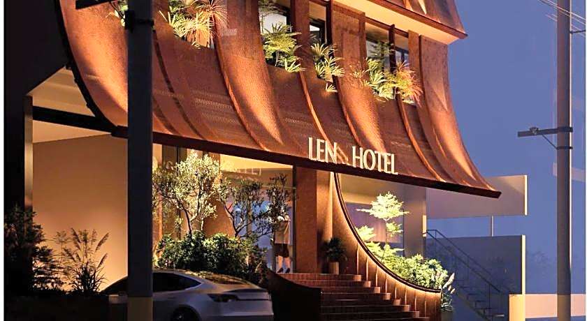 Len's Hotel