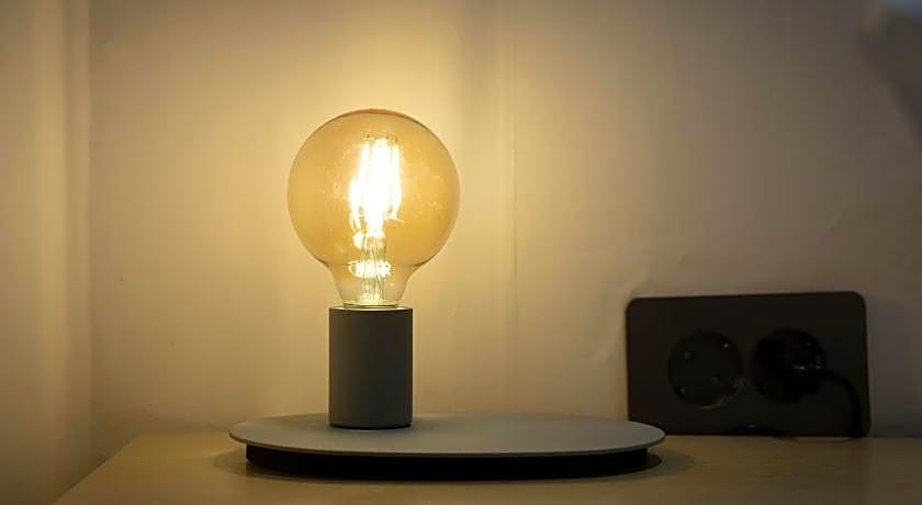 Croissant Hotel Guri by AanK