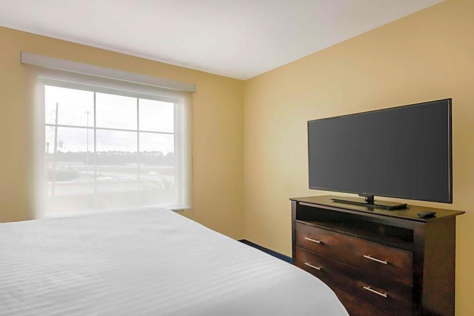 Best Western Plus Brunswick Inn & Suites