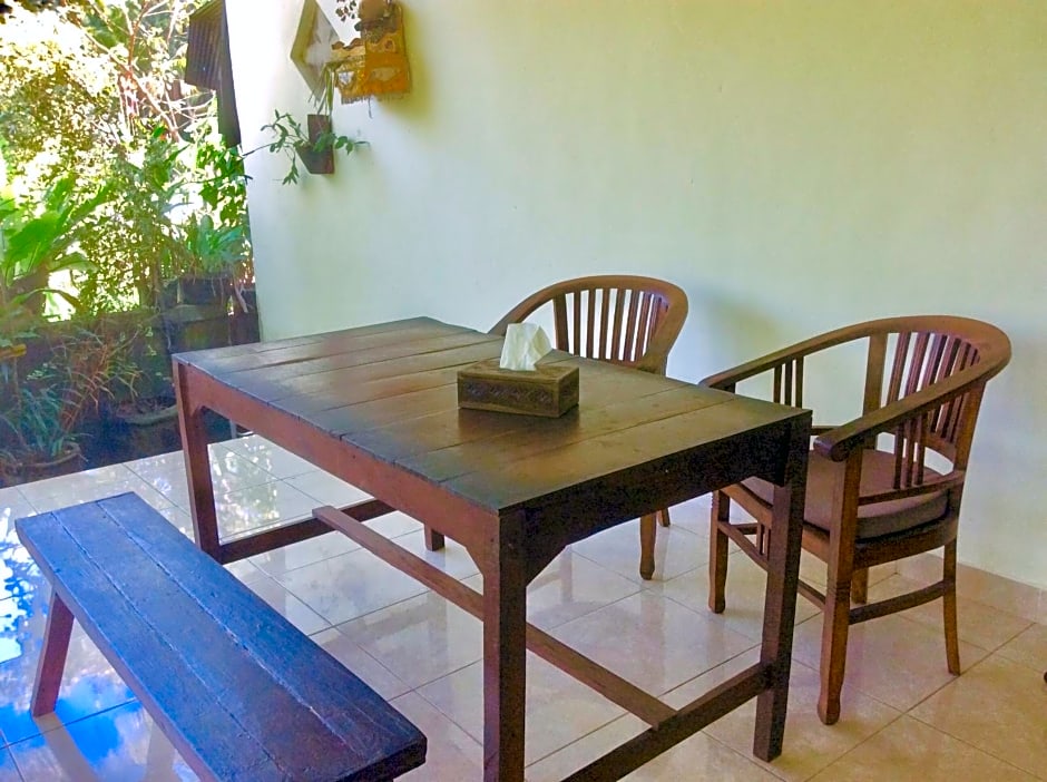 Rumah Irak Et Kadek Bali – Ubud, CO