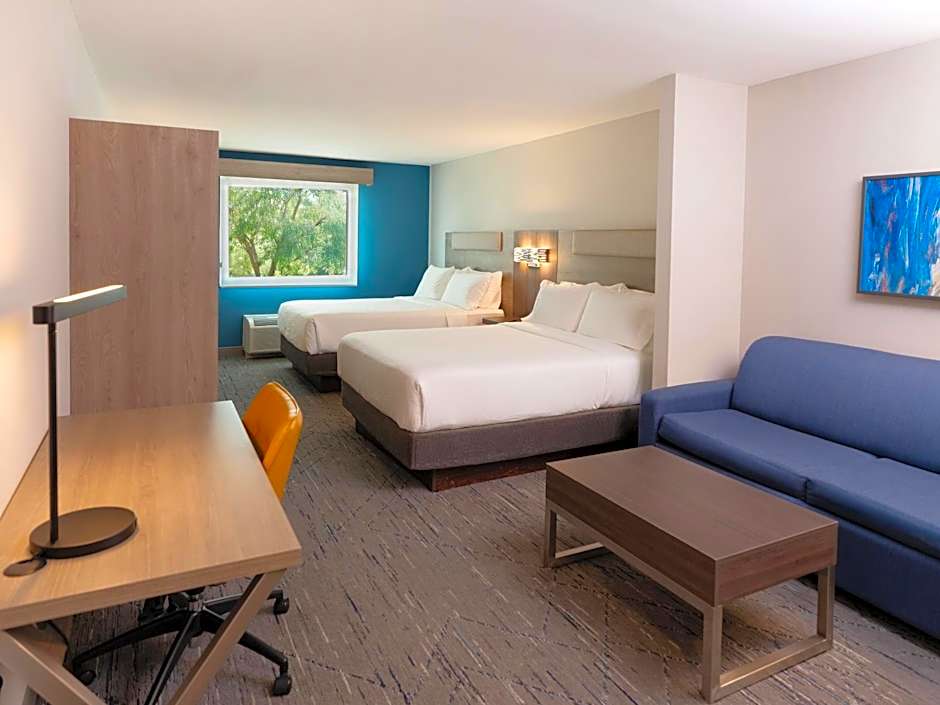 Photo 1 of 1 of 2 Queen Beds Suite
